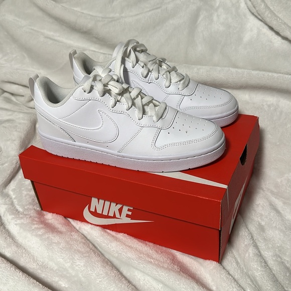 NWT 7Y Nike Shoes - Picture 2 of 6